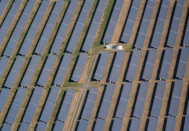 Energy management dashboard showing solar production and home device consumption graphs